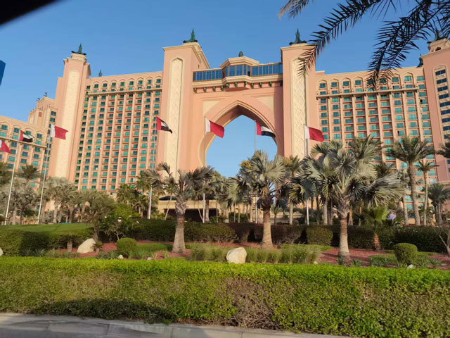 美國關(guān)稅重創(chuàng)，中國企業(yè)如何突圍？